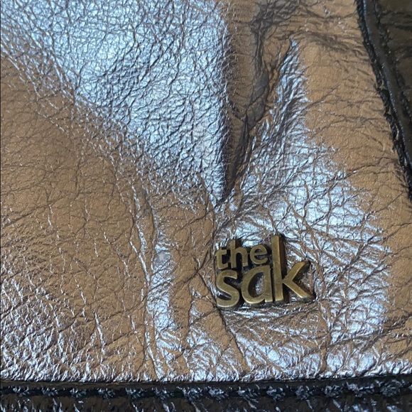 22:07 - The Sak Leather Crossbody Bag - Picture 4 of 16